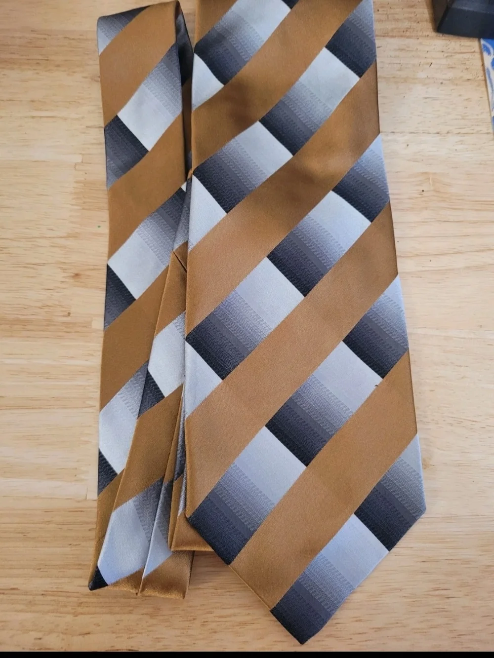Vintage Bachrach Stripped Gold Silver 100% Silk Tie Made In Italy Designer